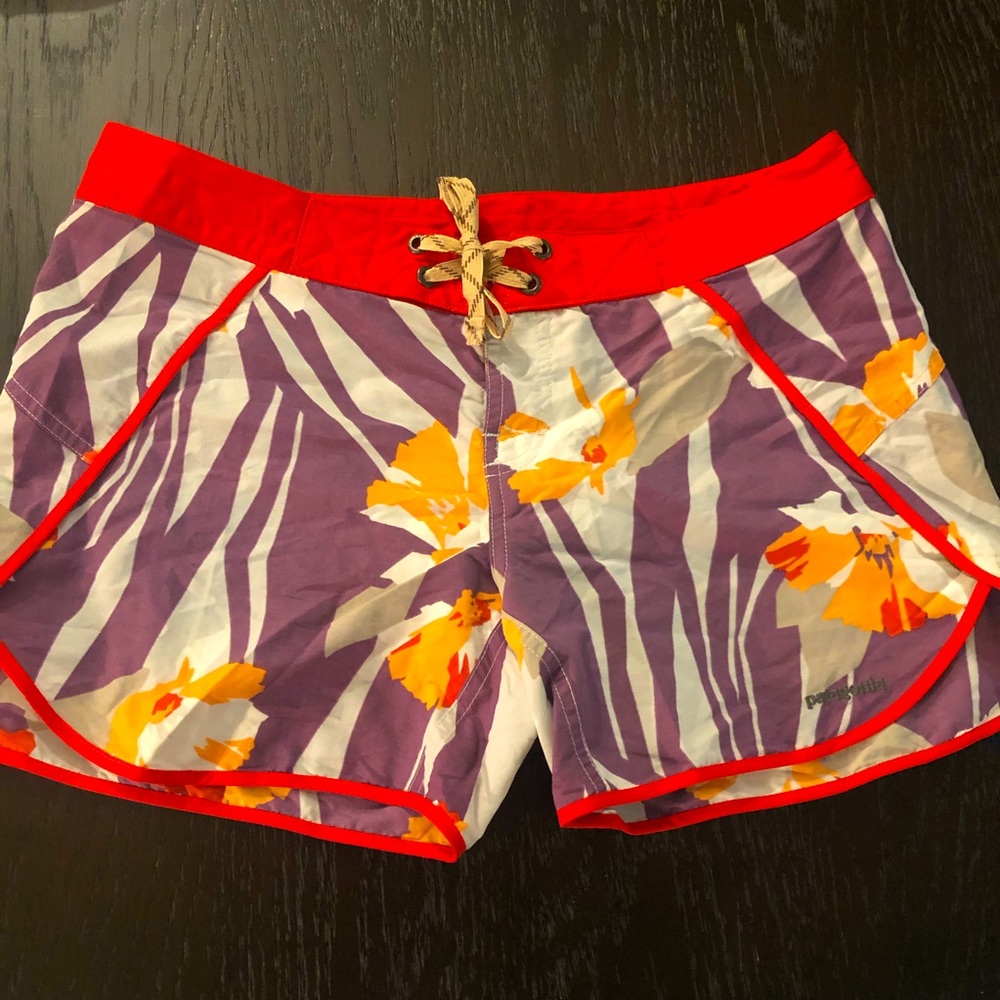 Patagonia Wavefarer Board Shorts size 8 NWT
